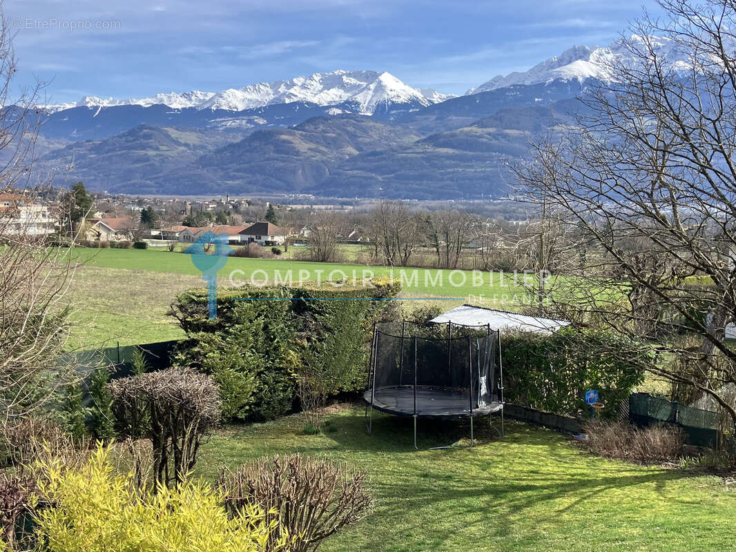 Appartement à SAINT-ISMIER