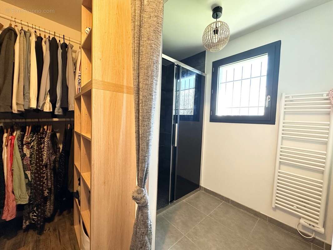 Suite parentale d\'environ 19m² - Maison à MONTREVEL-EN-BRESSE