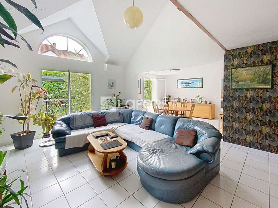 Maison à VERNEUIL-SUR-SEINE
