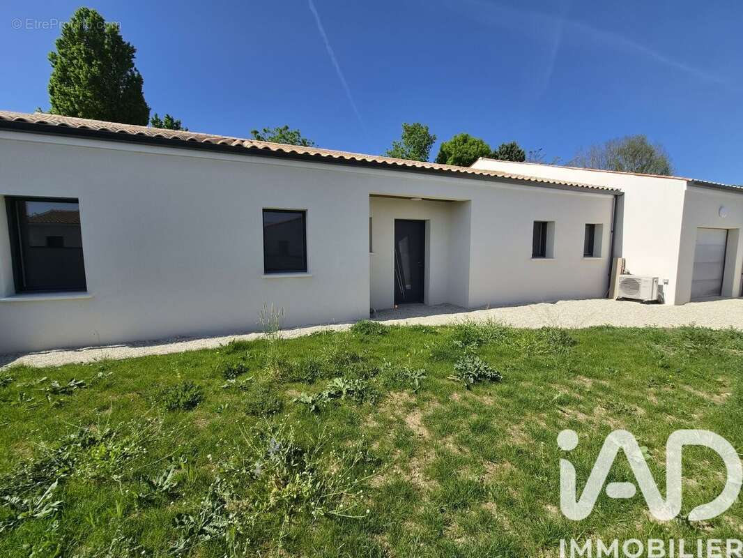 Photo 2 - Maison à COULON