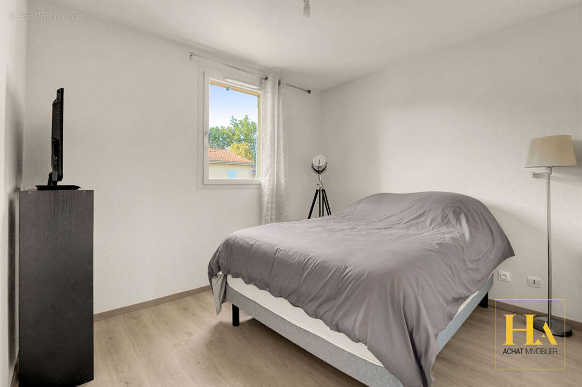Maison Aussonne T4, 81 m2, entièrement rénovée, garage, jardin et climatisation - photo 10