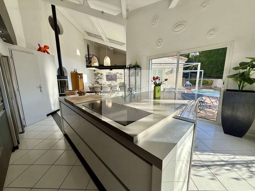 Maison à ROCHEFORT-EN-VALDAINE