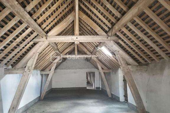 Maison à LA CHAPELLE-SAINT-MARTIN-EN-PLAINE