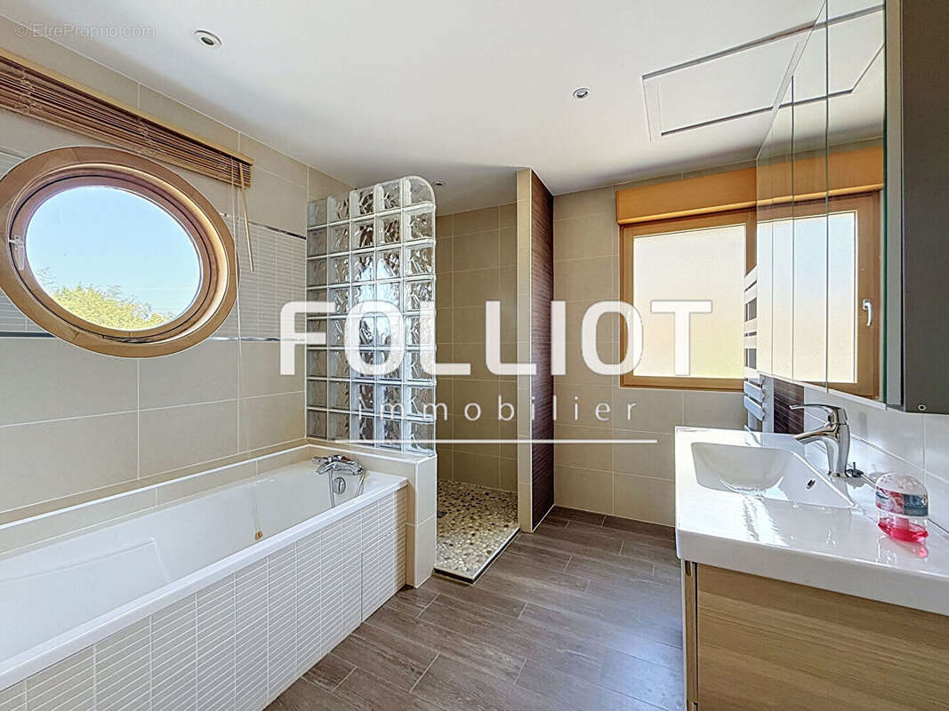 Maison récente 6 pièces à vendre à Donville-les-Bains - Réf 146988 - photo 8
