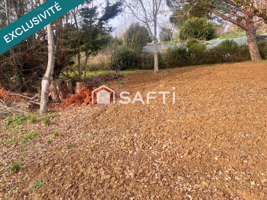 Terrain 881 m² à Noueilles  - photo 2