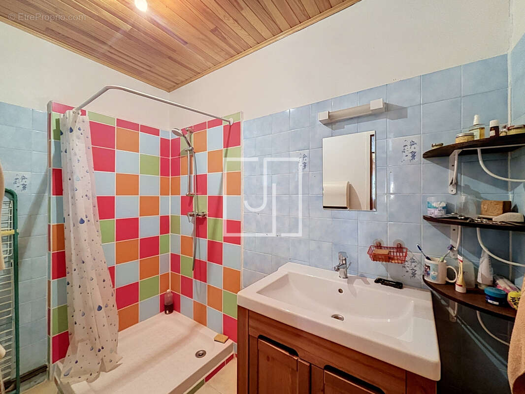À vendre   Appartement avec jardin privatif et double garage   Jausiers (04850) - photo 11