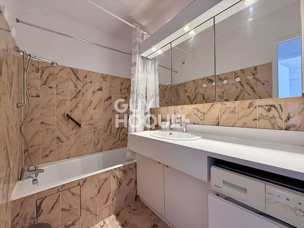Bel appartement 2 pcs - place morny - balcon - cave et pk - photo 6