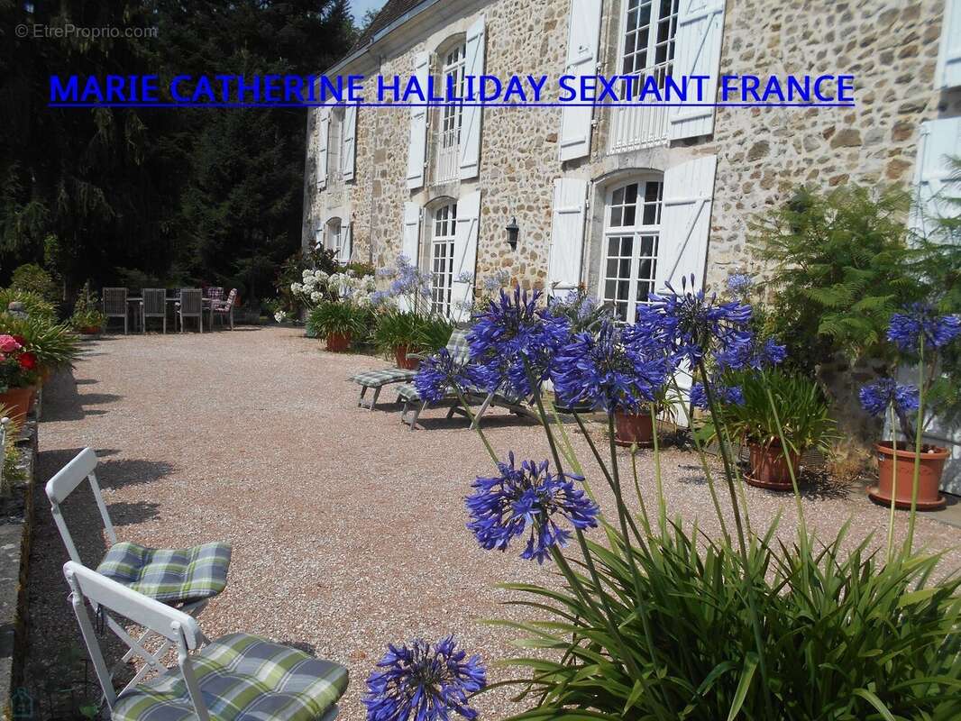 Niche en hauteur magnifique chateau sur 7700 m2 avec sa source - photo 6
