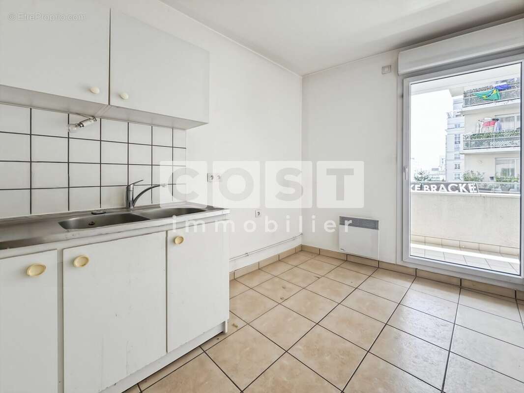 Appartement à COURBEVOIE