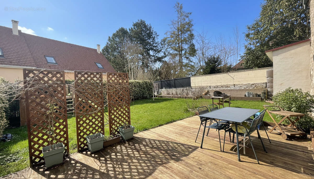 Maison à NEAUPHLE-LE-VIEUX