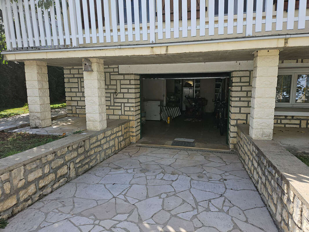 Maison à MAUPREVOIR