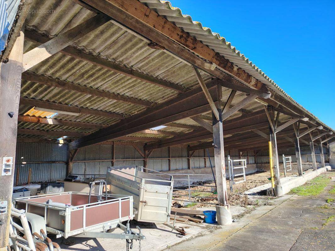 Parking à PLOREC-SUR-ARGUENON