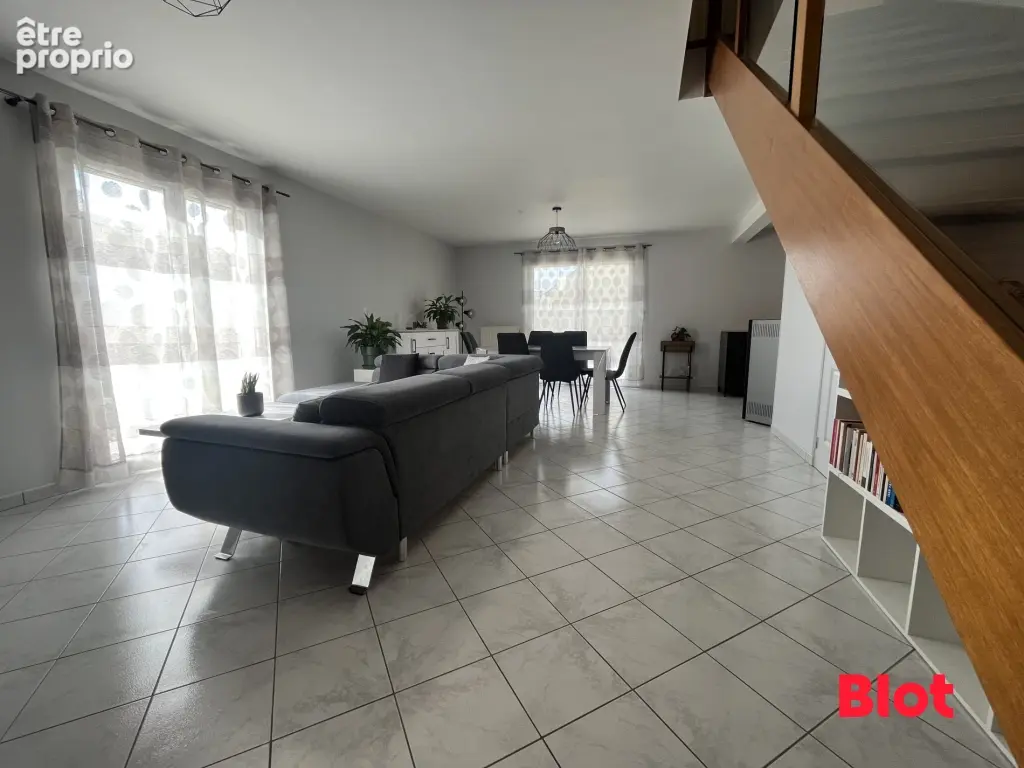 Maison 5 pièces 135 m² à vendre à Breal-Sous-Vitre (35370) - photo 4