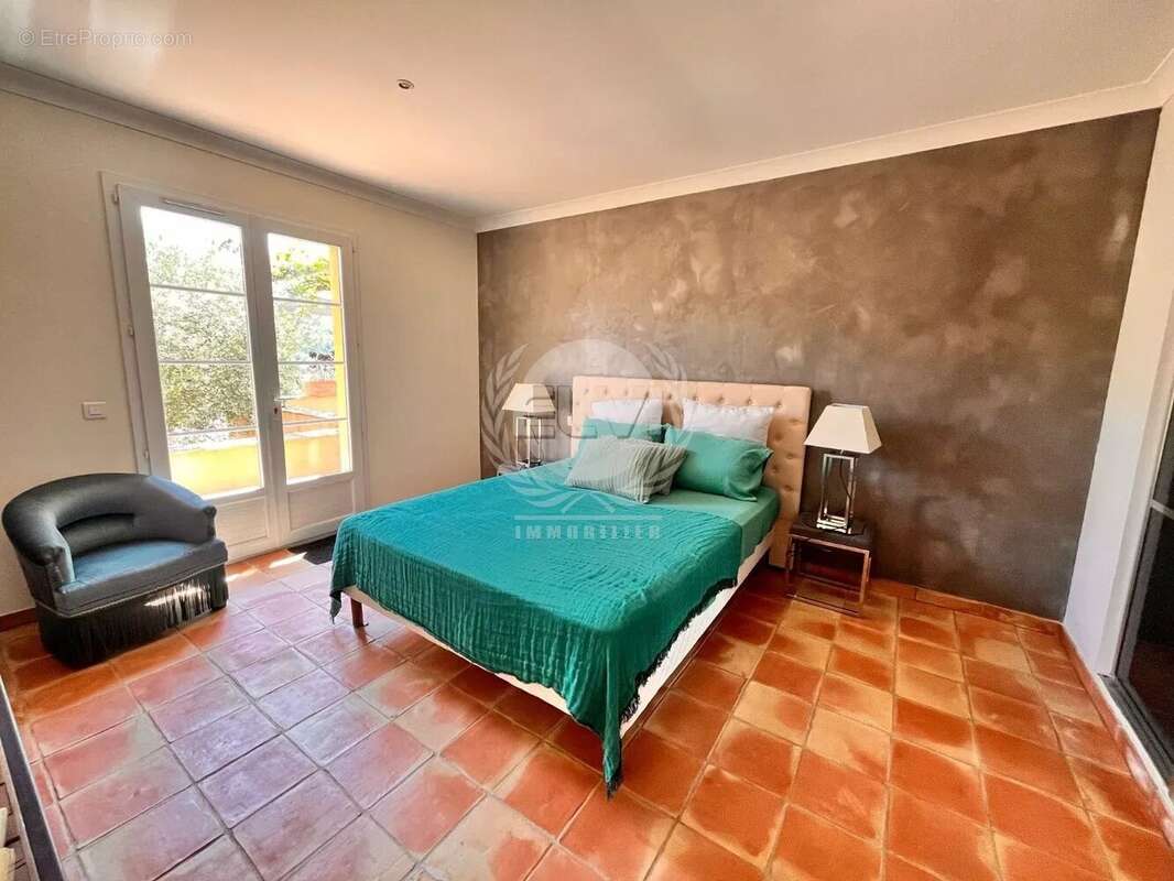 Maison à PLAN-DE-LA-TOUR