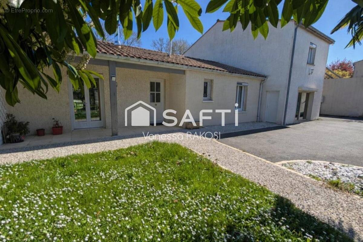 Photo 1 - Maison à LA VERGNE