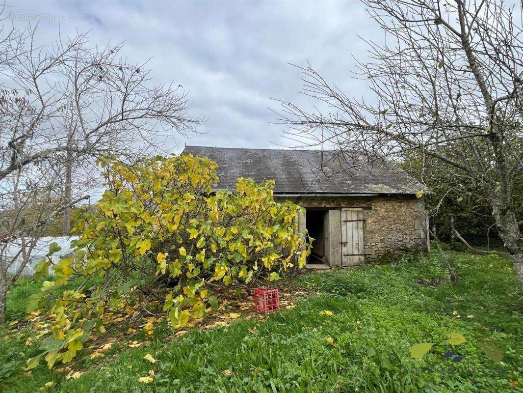 Maison à EYMOUTIERS