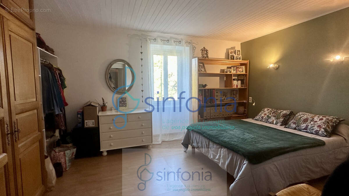 Maison à GARRIGUES-SAINTE-EULALIE