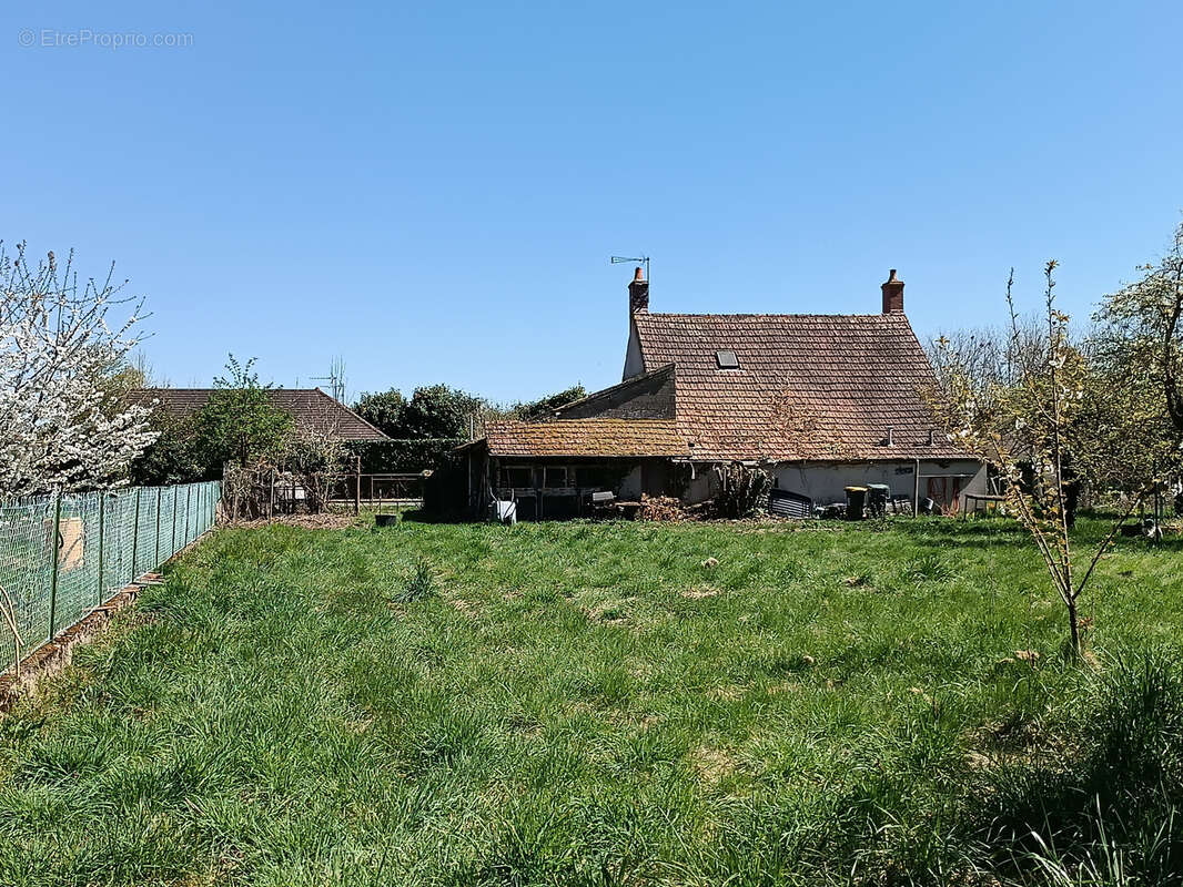 Maison à CHARENTON-DU-CHER