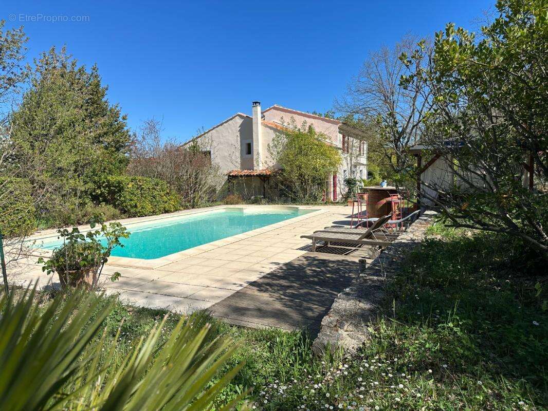 Maison à LE PUY-SAINTE-REPARADE