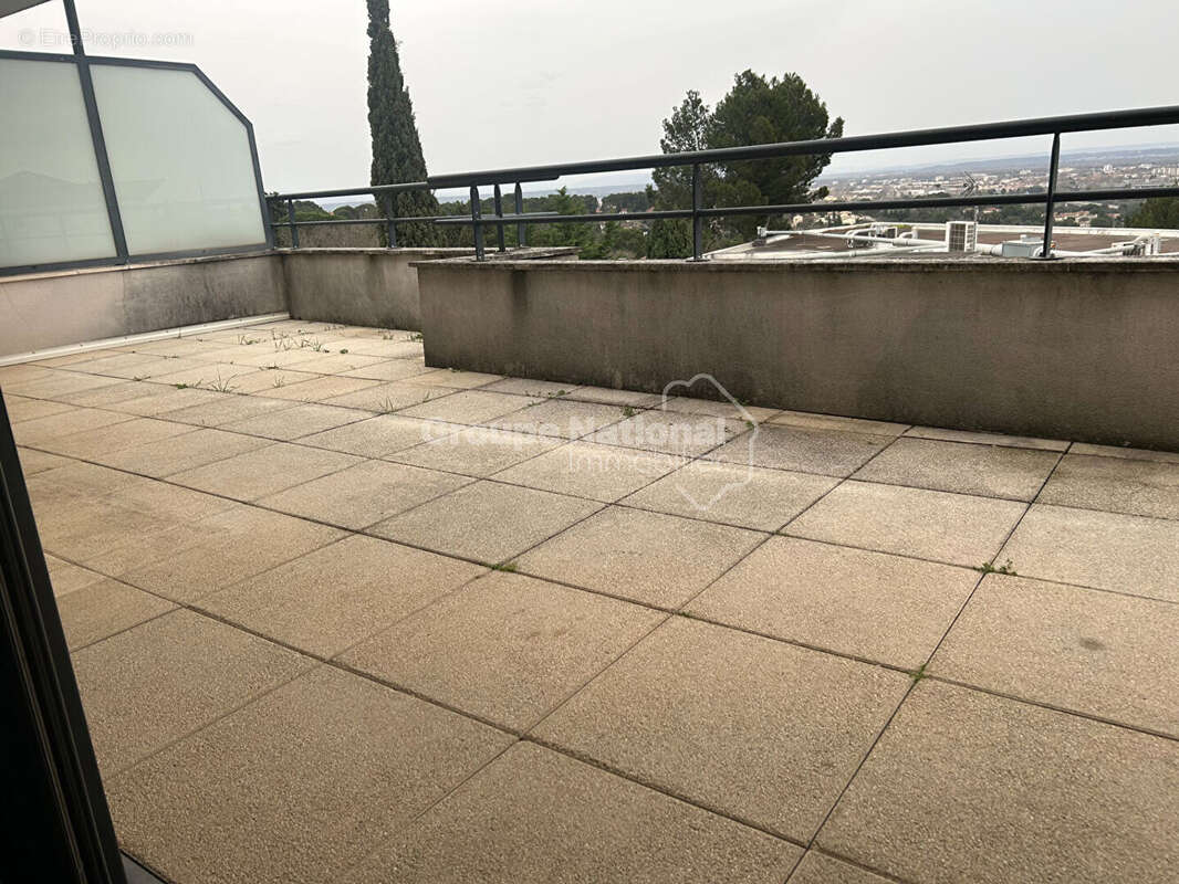 Appartement à VILLENEUVE-LES-AVIGNON