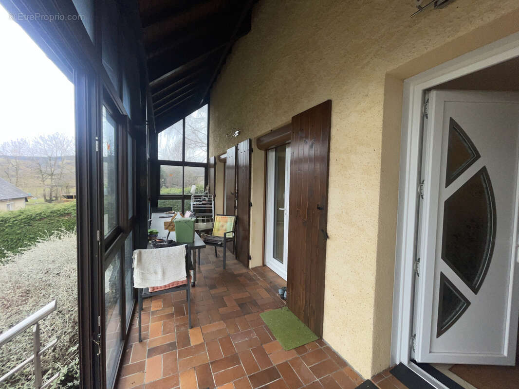 Maison familiale de 170 m2   Vue dégagée et fort potentiel - photo 3