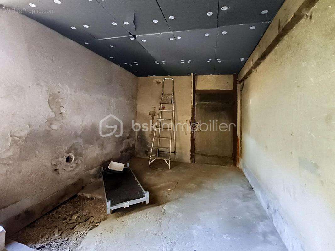 Maison a renover en deux parties avec terrain - photo 24
