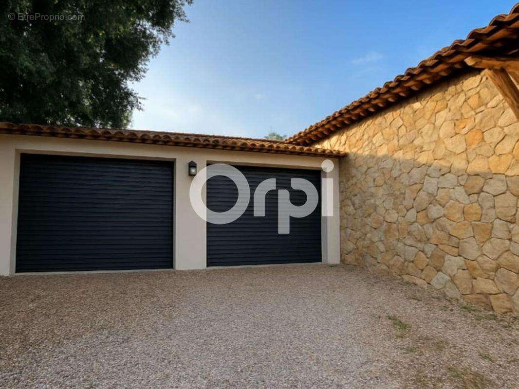 Maison à MONTAUROUX