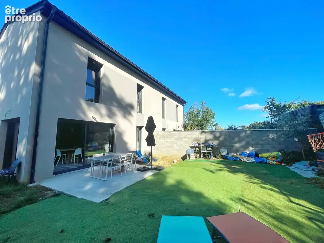 Maison T5 de 2024 à Chuzelles - photo 9