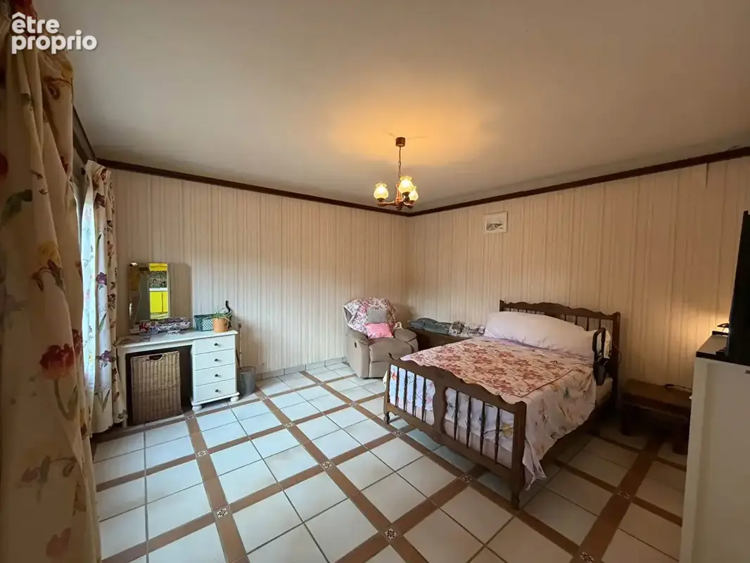 HAUTE VIENNE - Charmante maison familiale avec 5 chambres, grande grange, cour privative, verger et équipements énergétiques per - photo 7