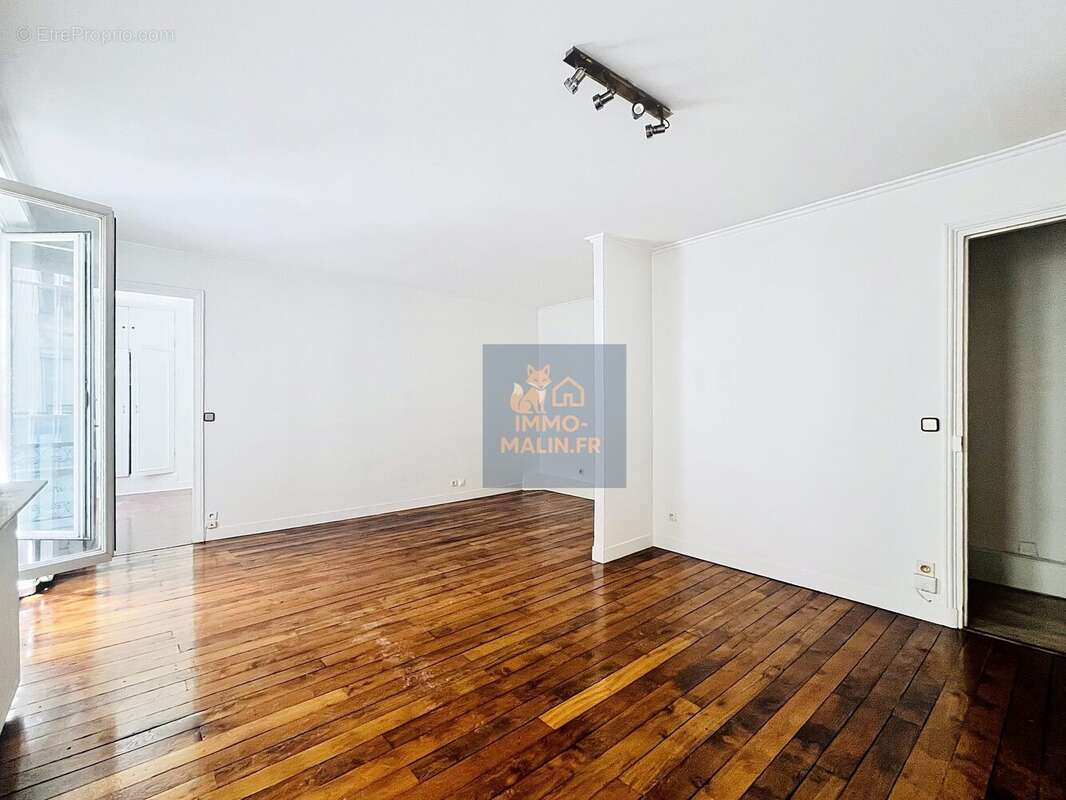Appartement à PARIS-10E