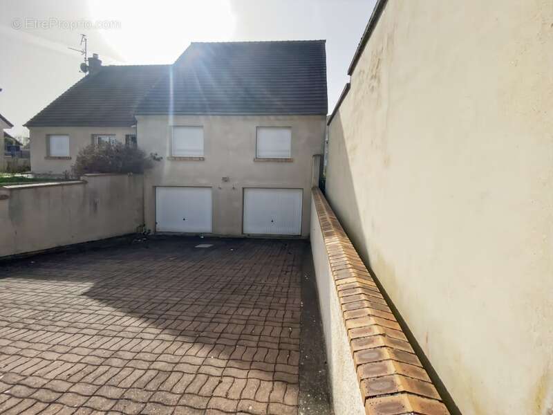 Maison maison de plain pied  4 pièces 130m² TERGNIER (02) - photo 8