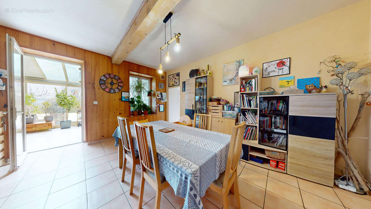Maison à BEVENAIS