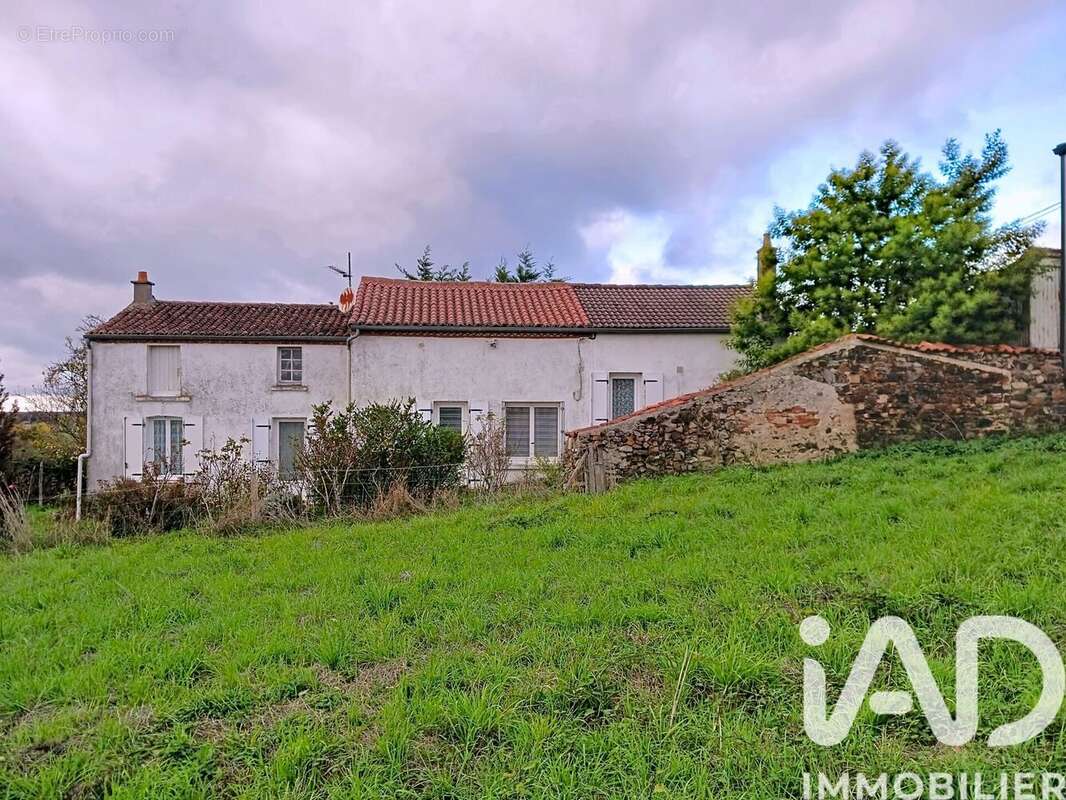 Photo 2 - Maison à SAINT-CLEMENTIN