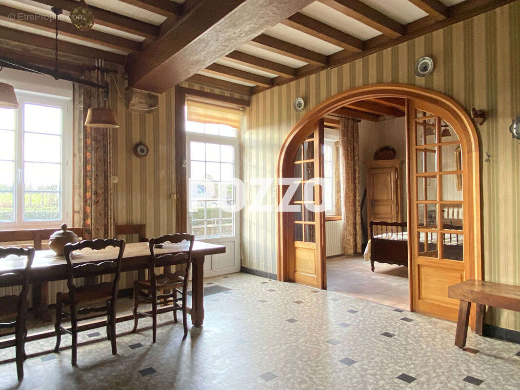 Maison à SAINTE-GENEVIEVE