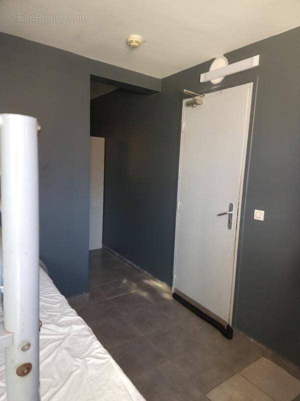 Commerce à SAINT-DENIS