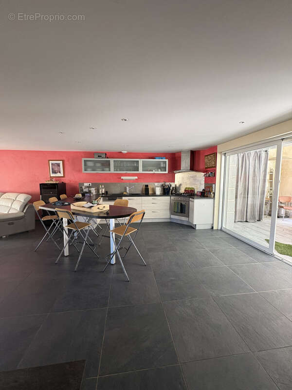 Maison 105 m² à Corent  - photo 8