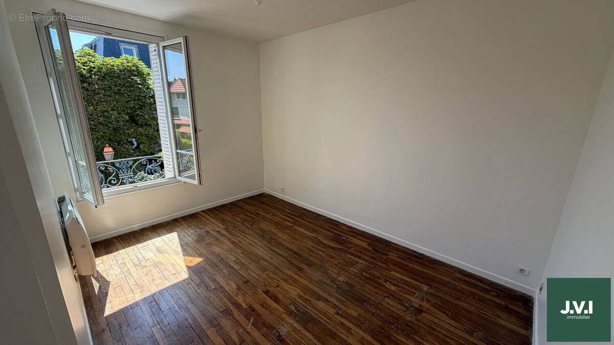 Appartement à ENGHIEN-LES-BAINS