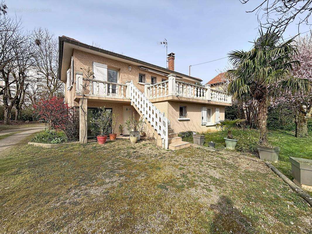 Maison à GRIGNY