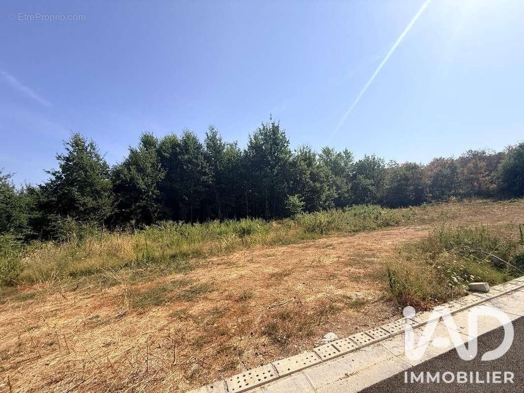 Terrain 335 m² à Rigarda  - photo 8