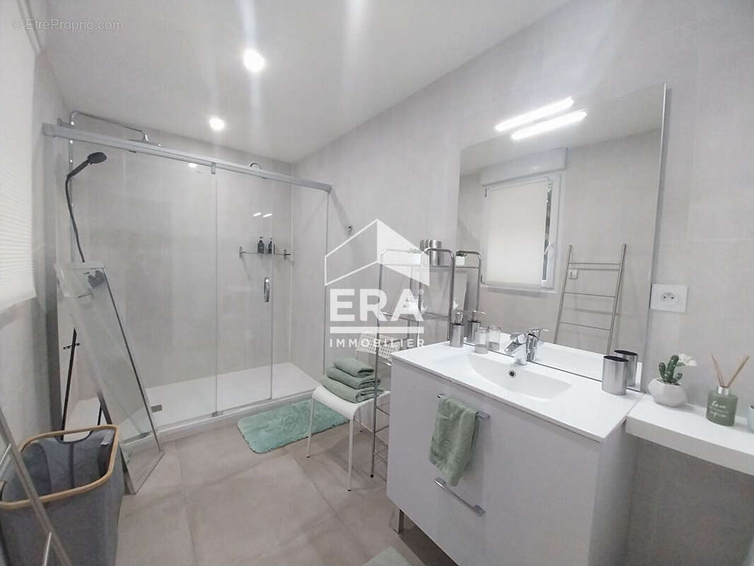 Autre à LA CHAPELLE-VENDOMOISE