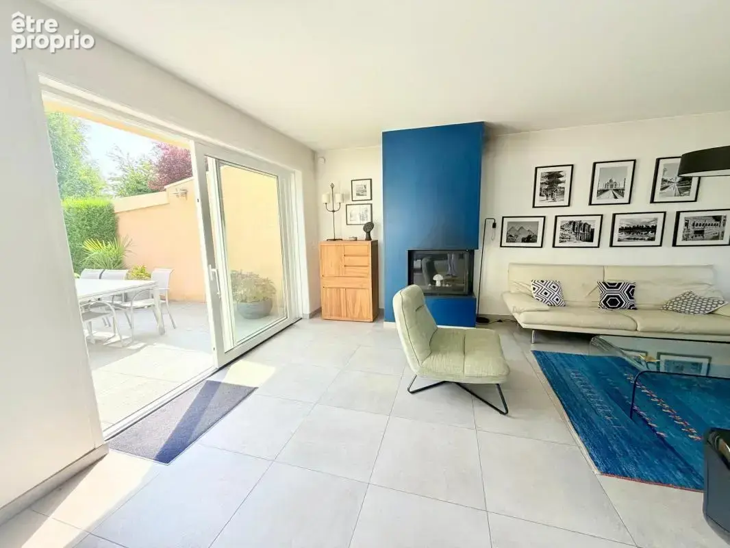 Maison semi individuelle - 4/5 chambres - sous sol - garage velos - jardin - photo 5