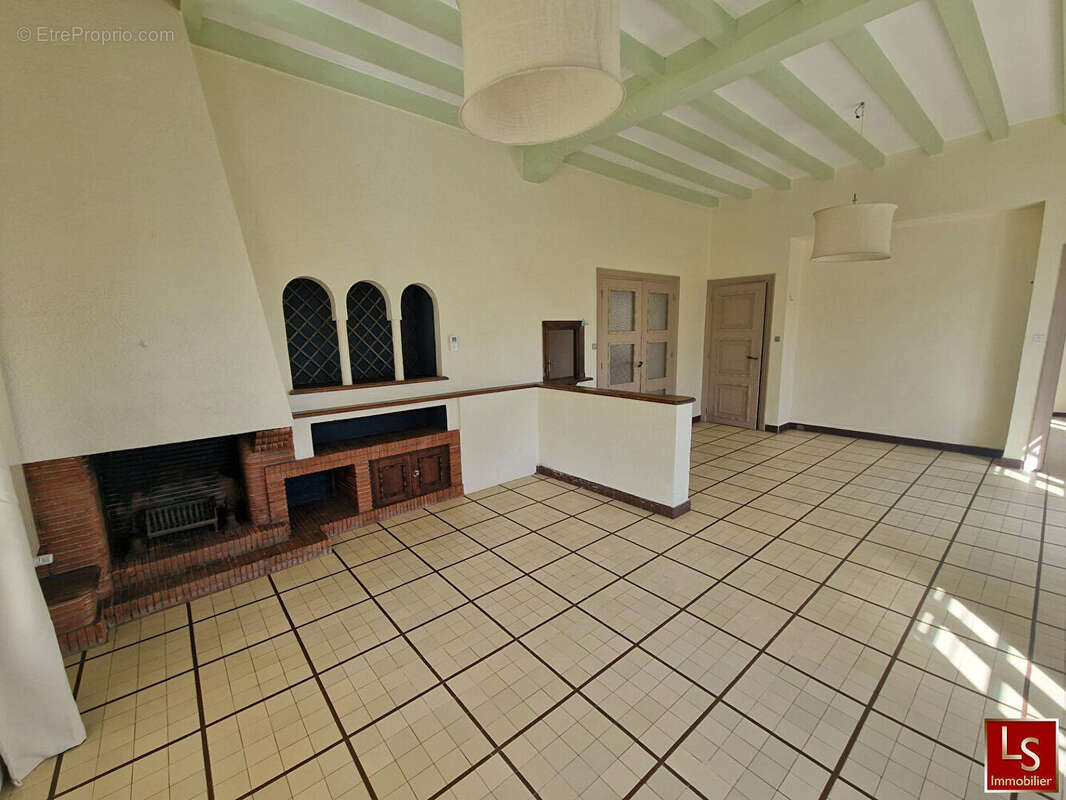 Maison à RENAISON