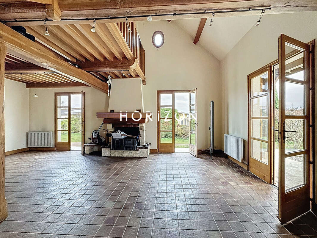 Maison à DOMPIERRE-LES-ORMES