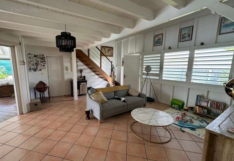 Maison à BAIE-MAHAULT