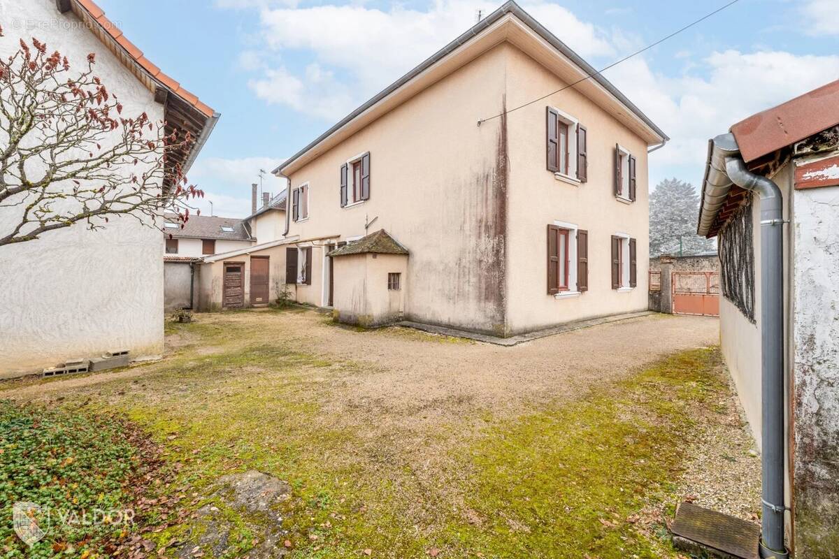 Appartement à LA TOUR-DU-PIN