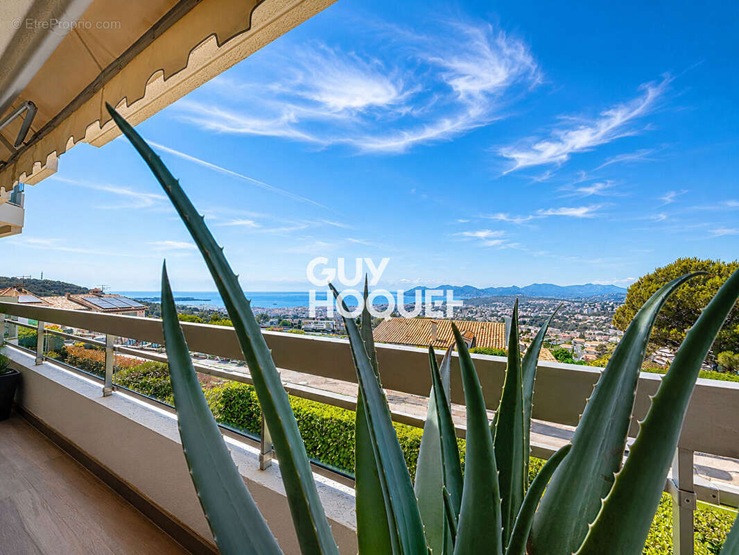 Appartement à MOUGINS