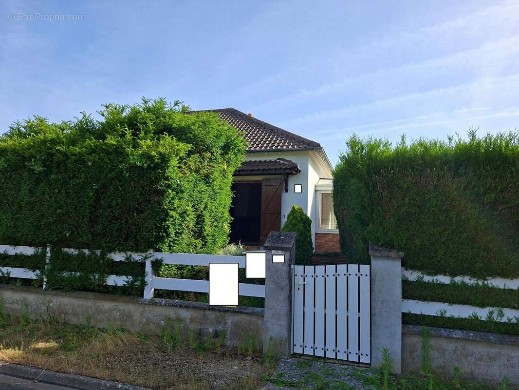 Photo 2 - Maison à NEUVILLE-AUX-BOIS