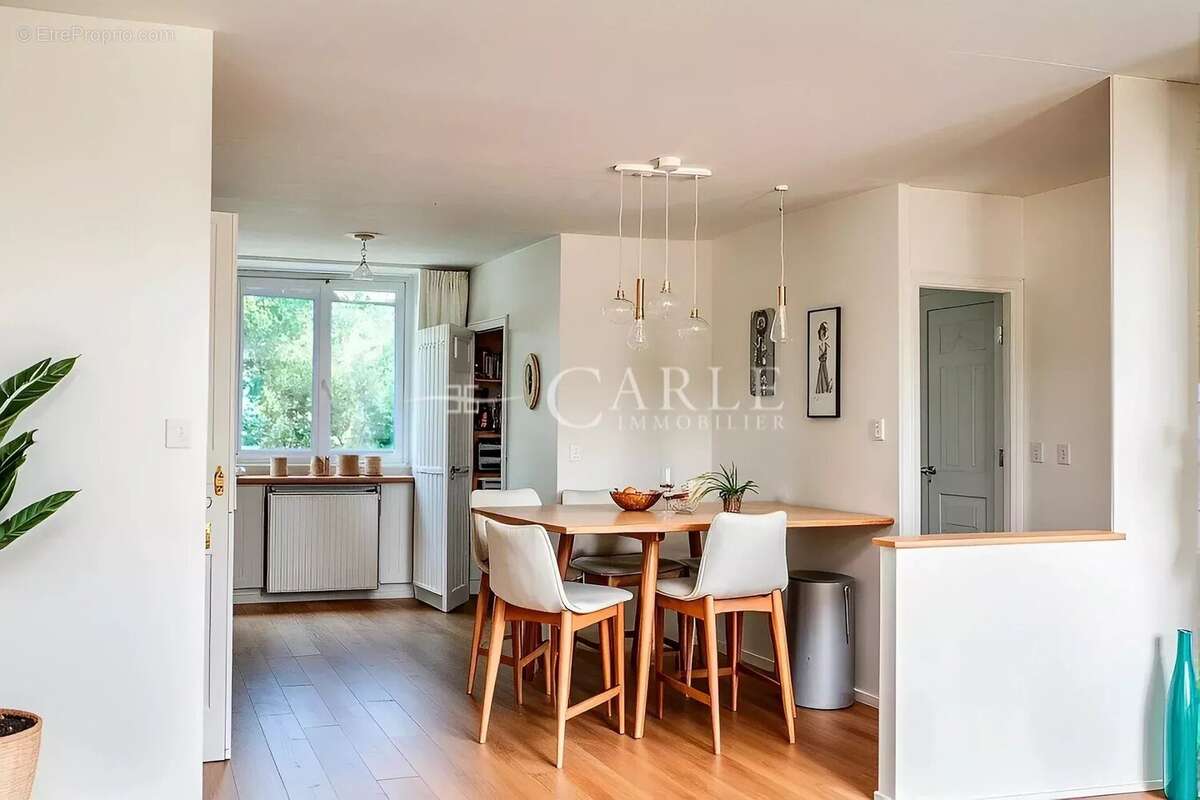 Appartement à GENAY