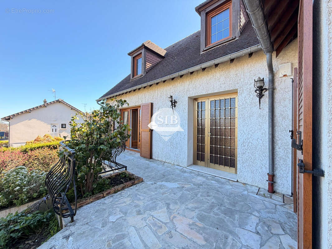 Maison à LA VILLE-DU-BOIS