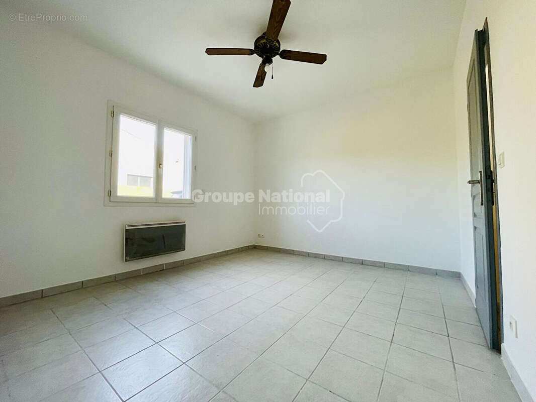 Maison à SAINT-LAURENT-D'AIGOUZE